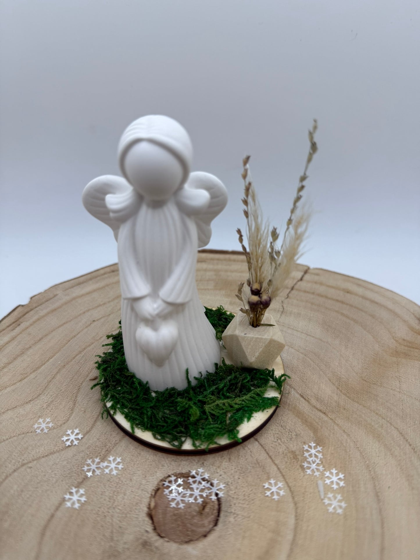 👼 Schutzengel aus Gips – Mini-Dekoszene auf Holz