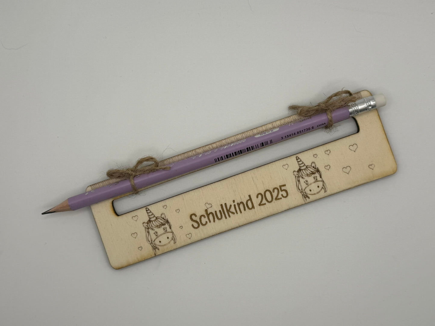 „Lineal-Geschenk zur Einschulung – Schulkind 2025 mit Bleistift“