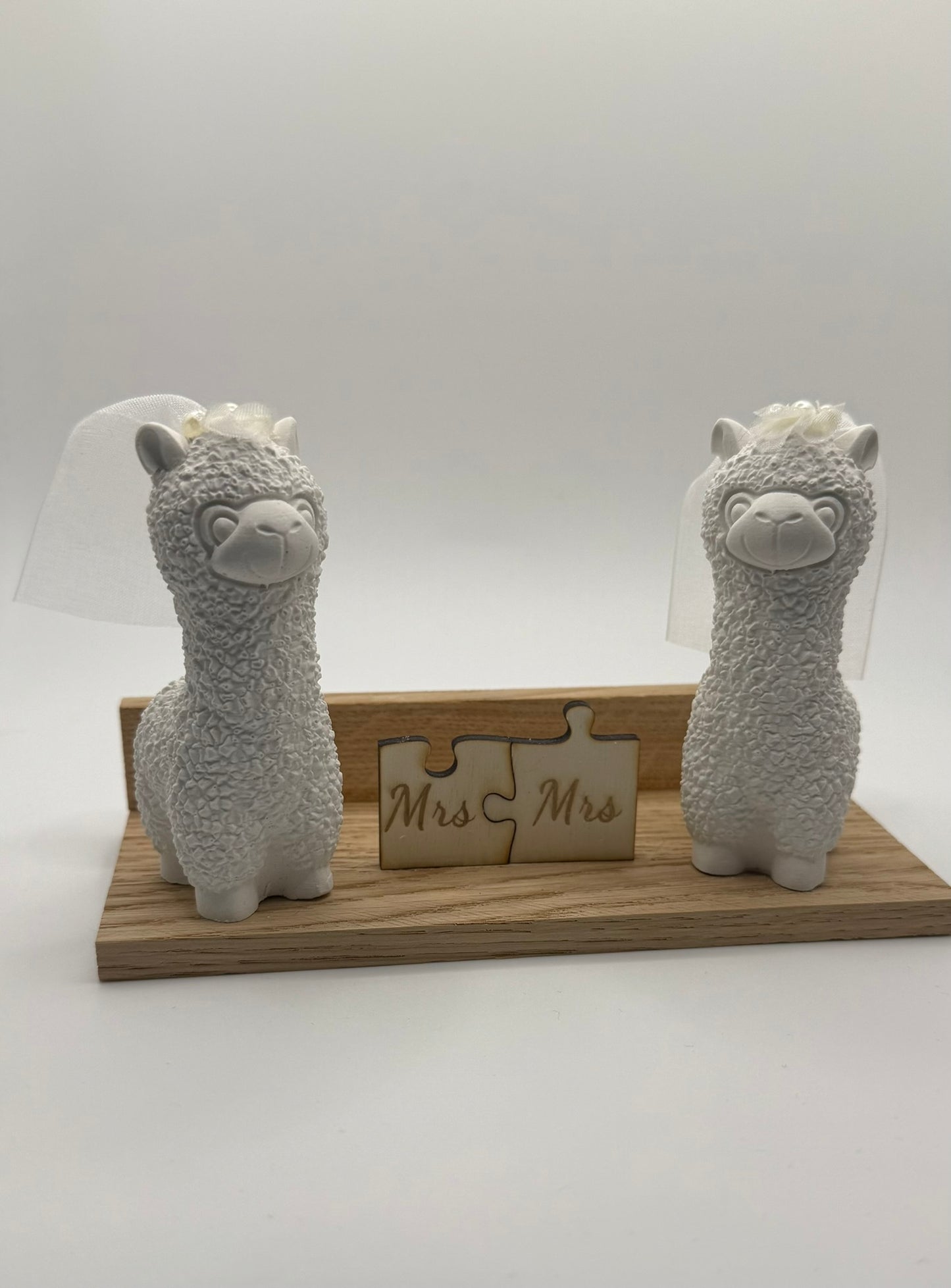 „Hochzeitsalpakas aus Gips – Mr & Mrs | Mrs & Mrs | Mr & Mr“