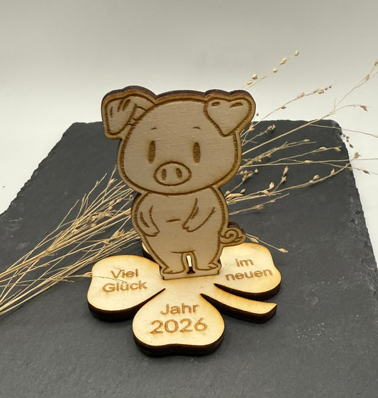 🐷 Glücksschwein 2026 – Neujahrsdeko aus Holz