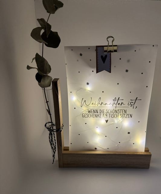 Lichtbild „Weihnachten ist…“ – Warm leuchtende Weihnachtsdeko mit Holzständer & Trockenblume