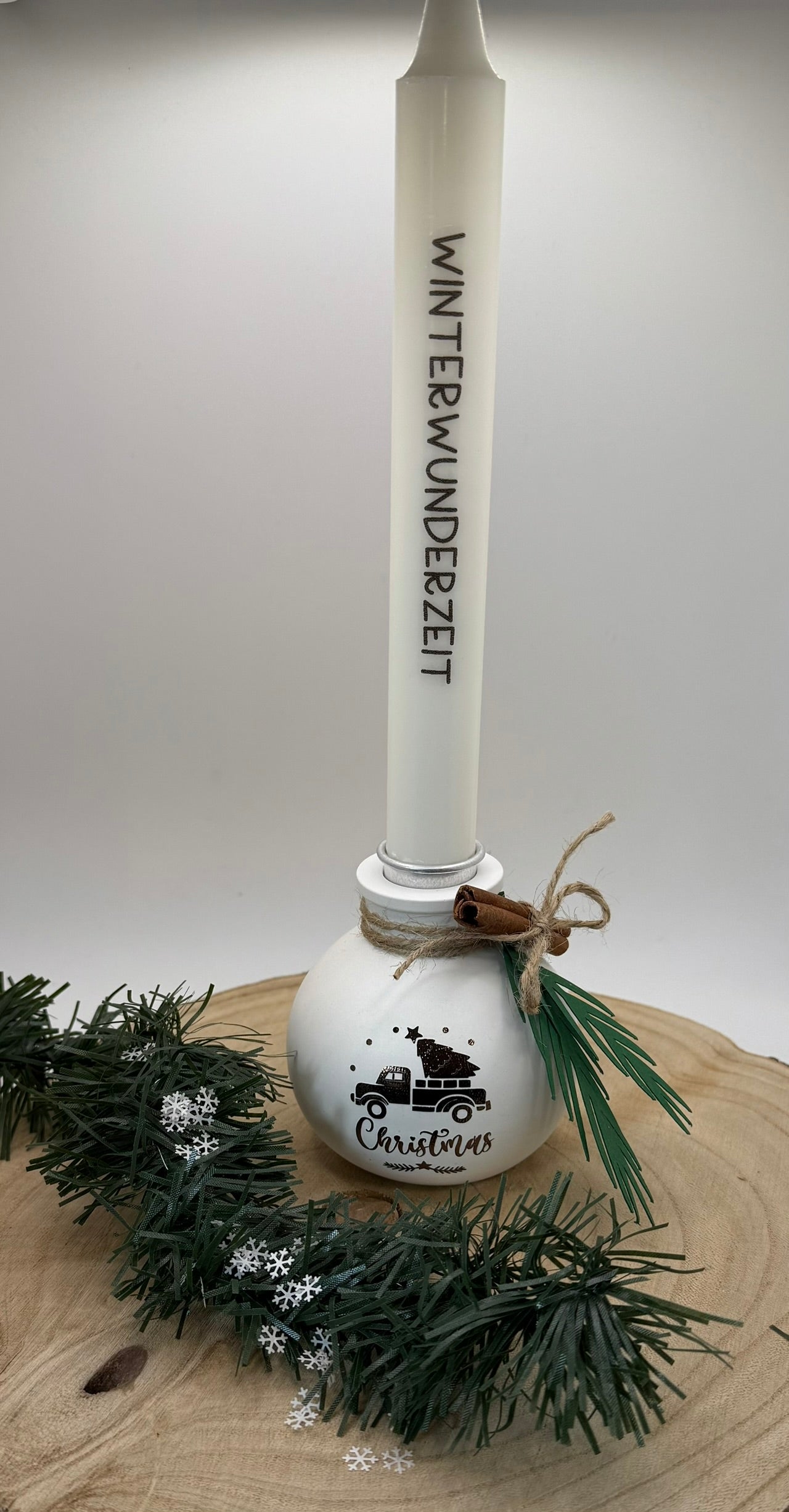 Winter-Kerzenset – Stabkerze mit Lieblingsschriftzug & dekoriertem Kerzenhalter 🕯️❄️