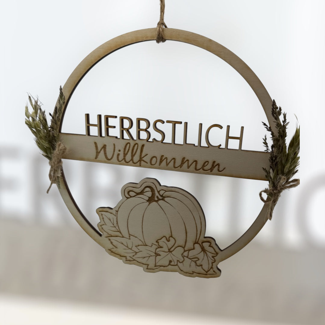 🍂 Holz-Dekoring „Herbstlich Willkommen“ mit Kürbis-Motiv 🎃